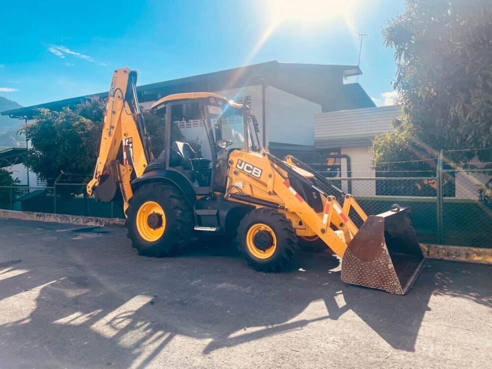 Retroexcavadora JCB 3CX15, USADO