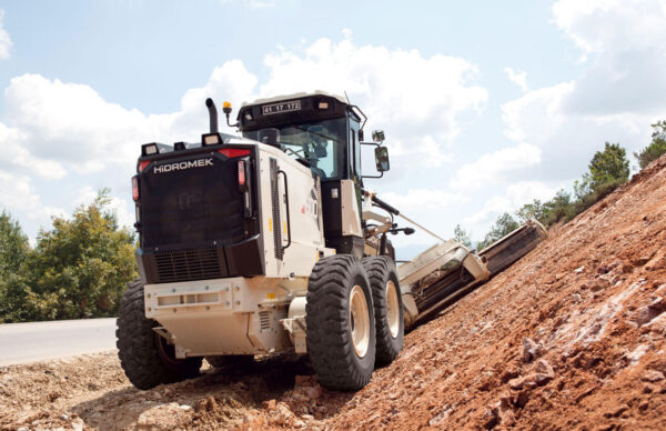Motoniveladora HIDROMEK HMK600MG